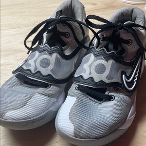 Nike Men's KD Trey 5 X basketball sneaker - Black and Gray - Size 10